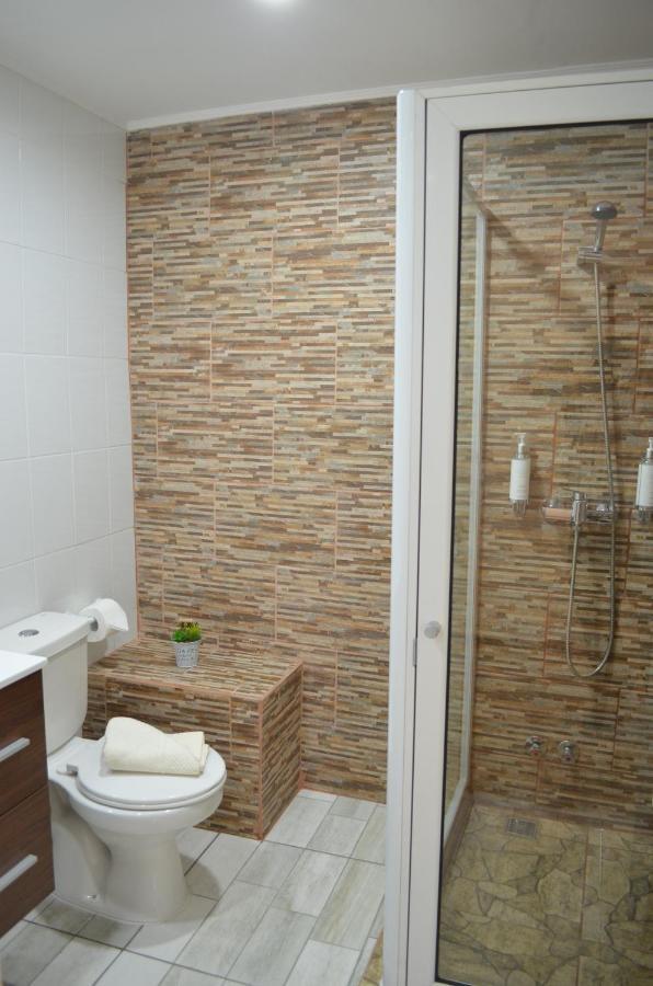 Twin Room Private External Bathroom