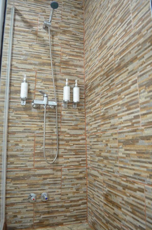 Twin Room Private External Bathroom