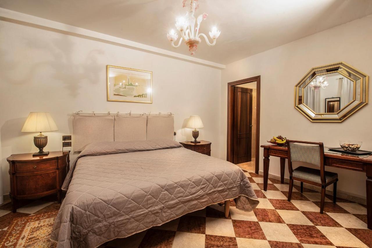 Deluxe Room,1157947758:JPEG