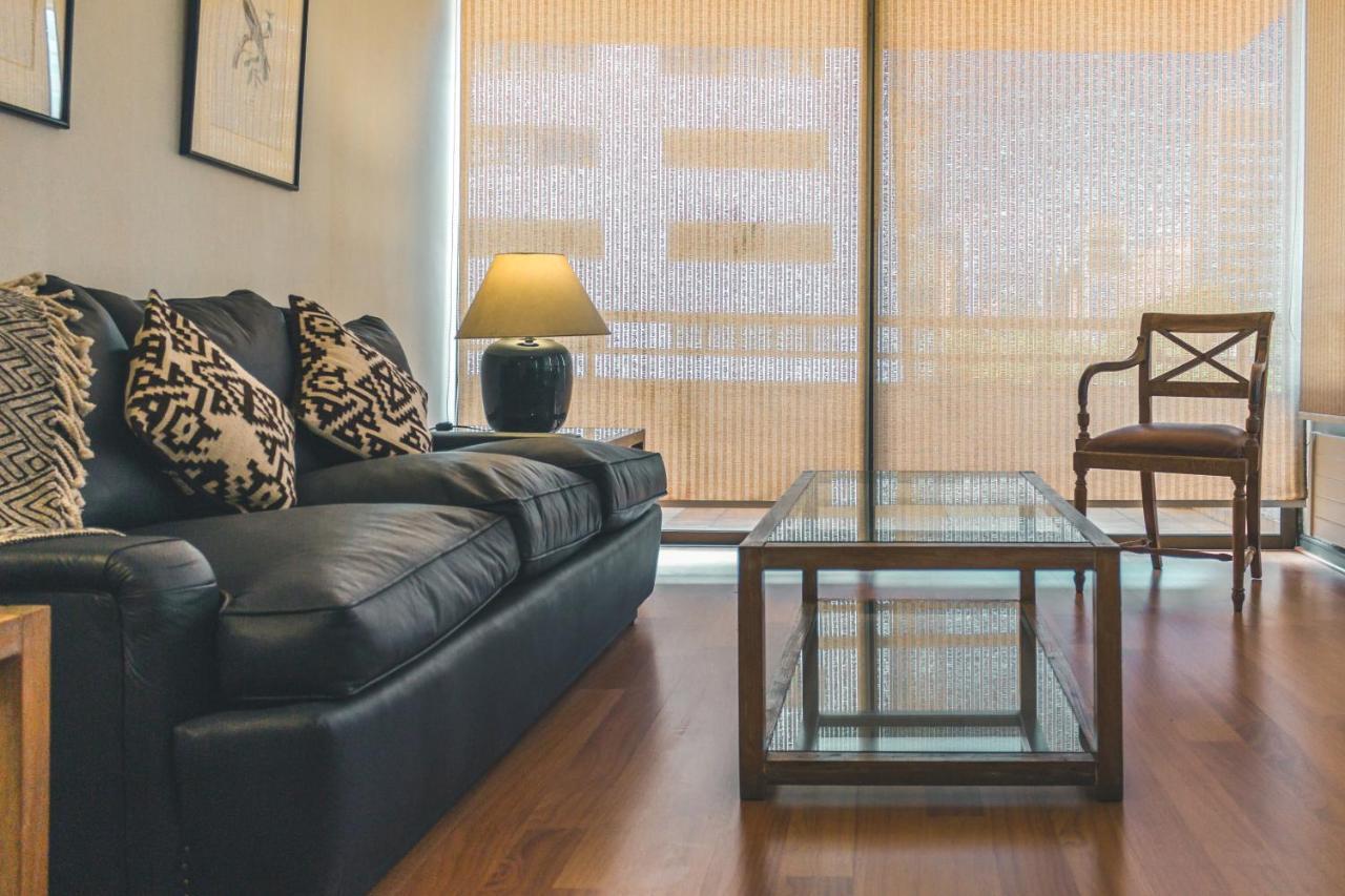 Three-Bedroom Apartment Balcony,947265943:JPEG
