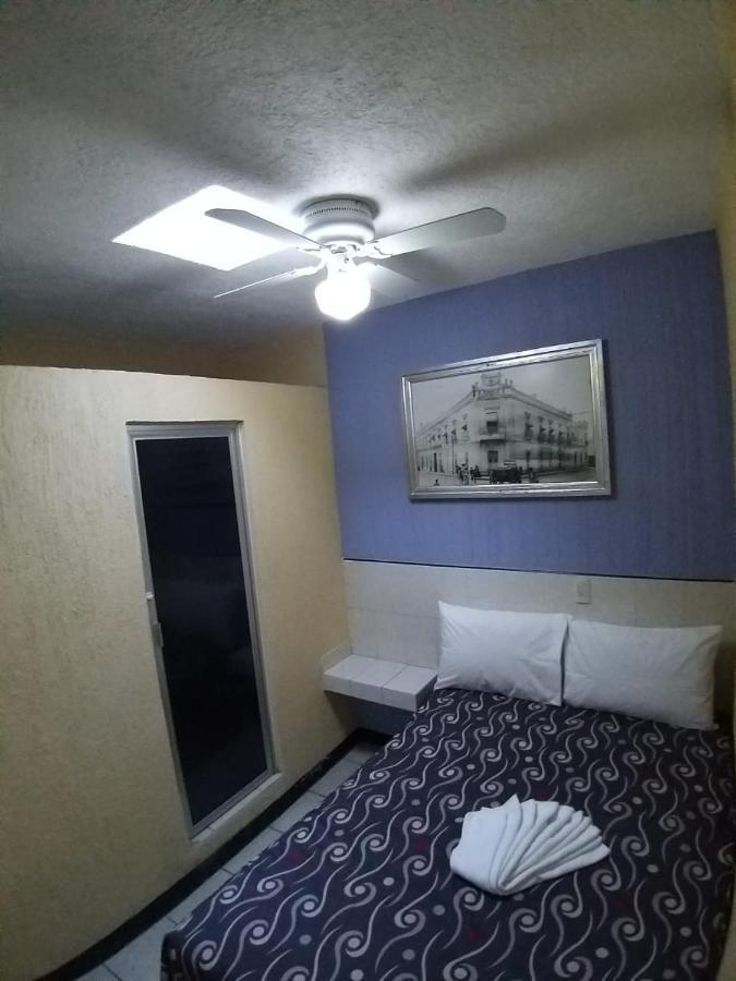 Triple Room Bathroom,947344249:JPEG