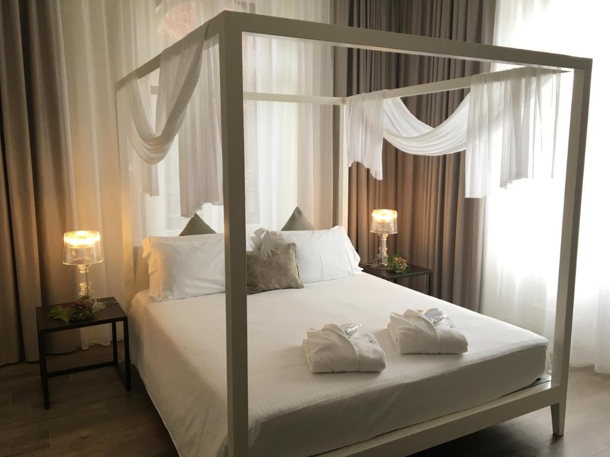 Deluxe Double Room Balcony,947937241:JPEG