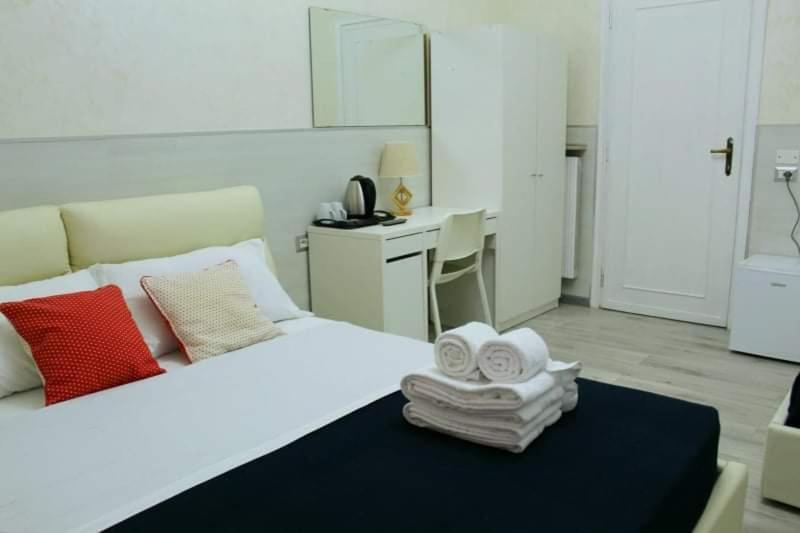 Triple Room with Private Bathroom,949766473:JPEG