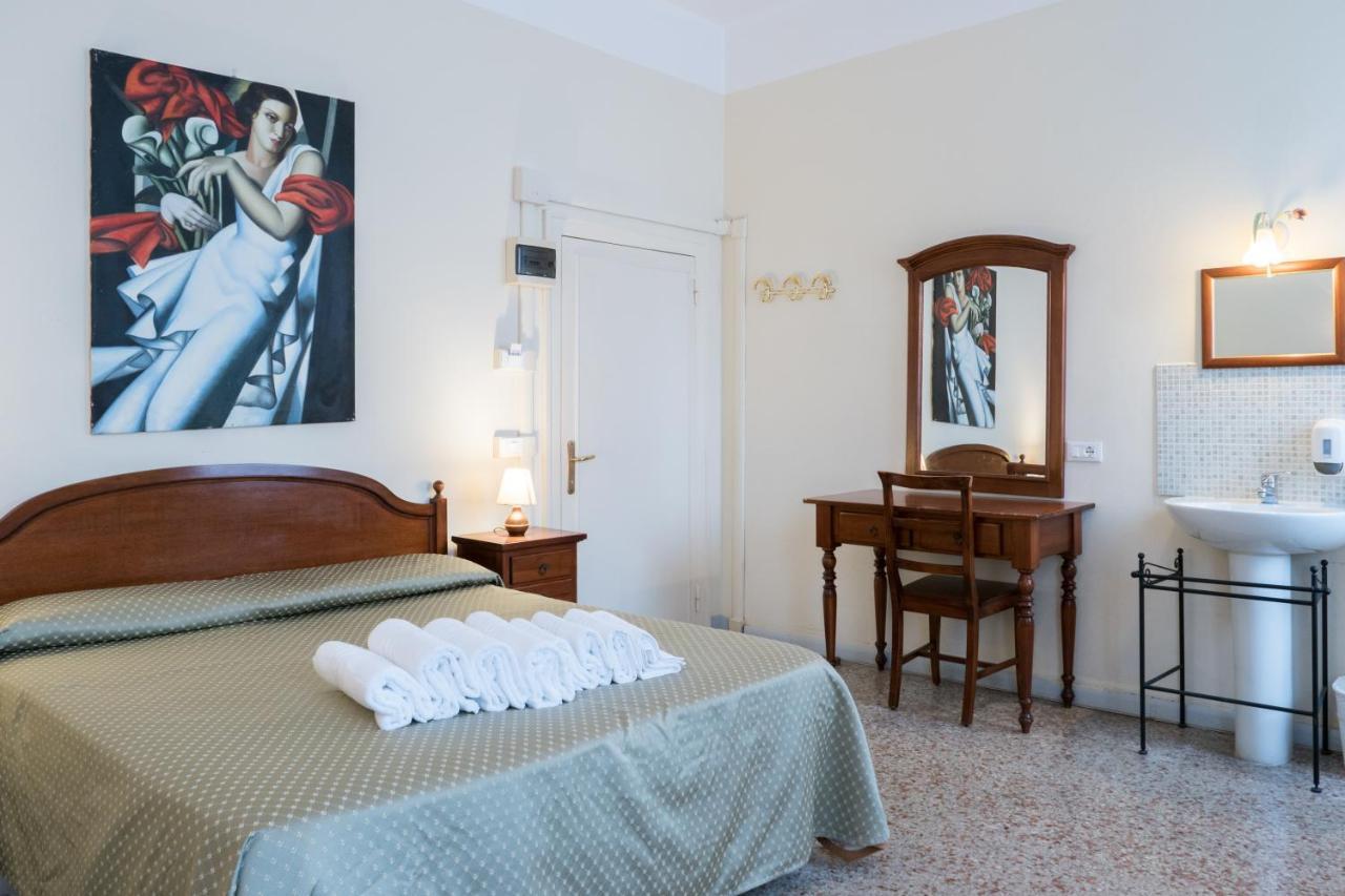 Double Room,960190831:JPEG
