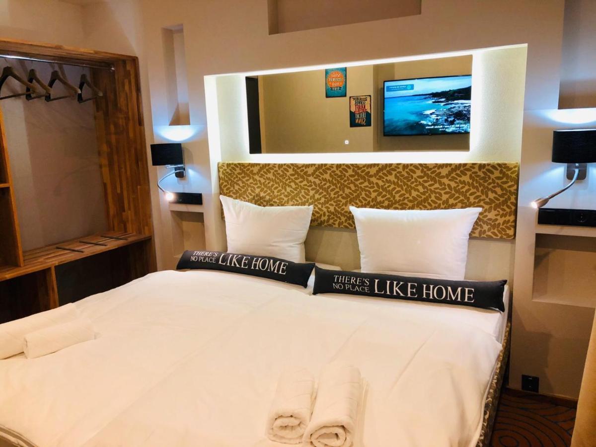 Standard Double Room,1028168713:JPEG