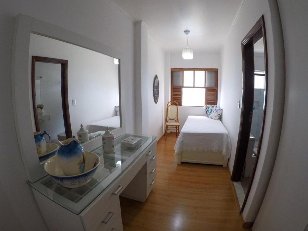 Quarto com Cama Queen-size