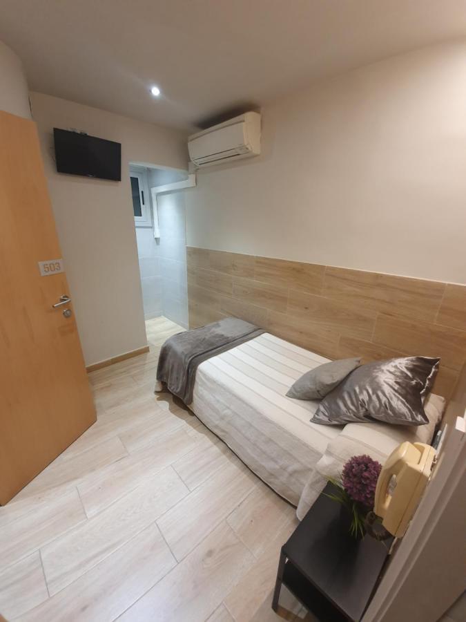 Single Room,959932828:JPEG