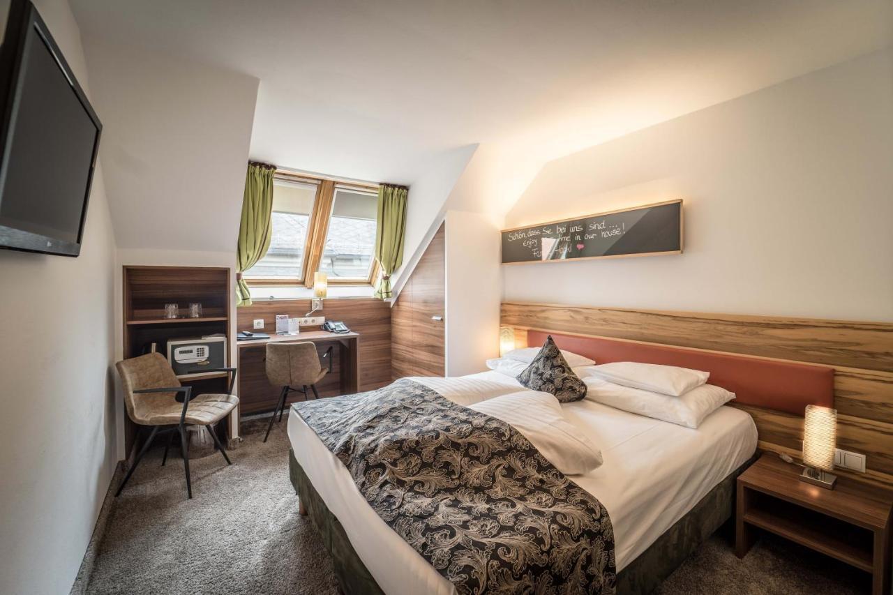 Classic Double Room,1742569442:JPEG