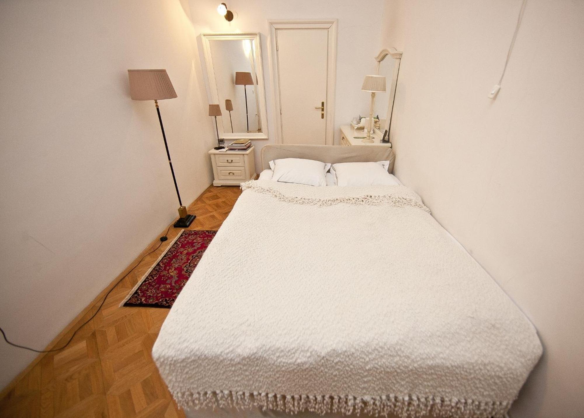 Single Room,1588087352:JPEG