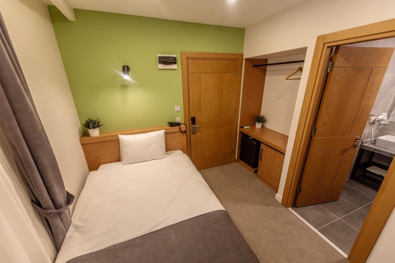 Standard Single Room,963008989:JPEG