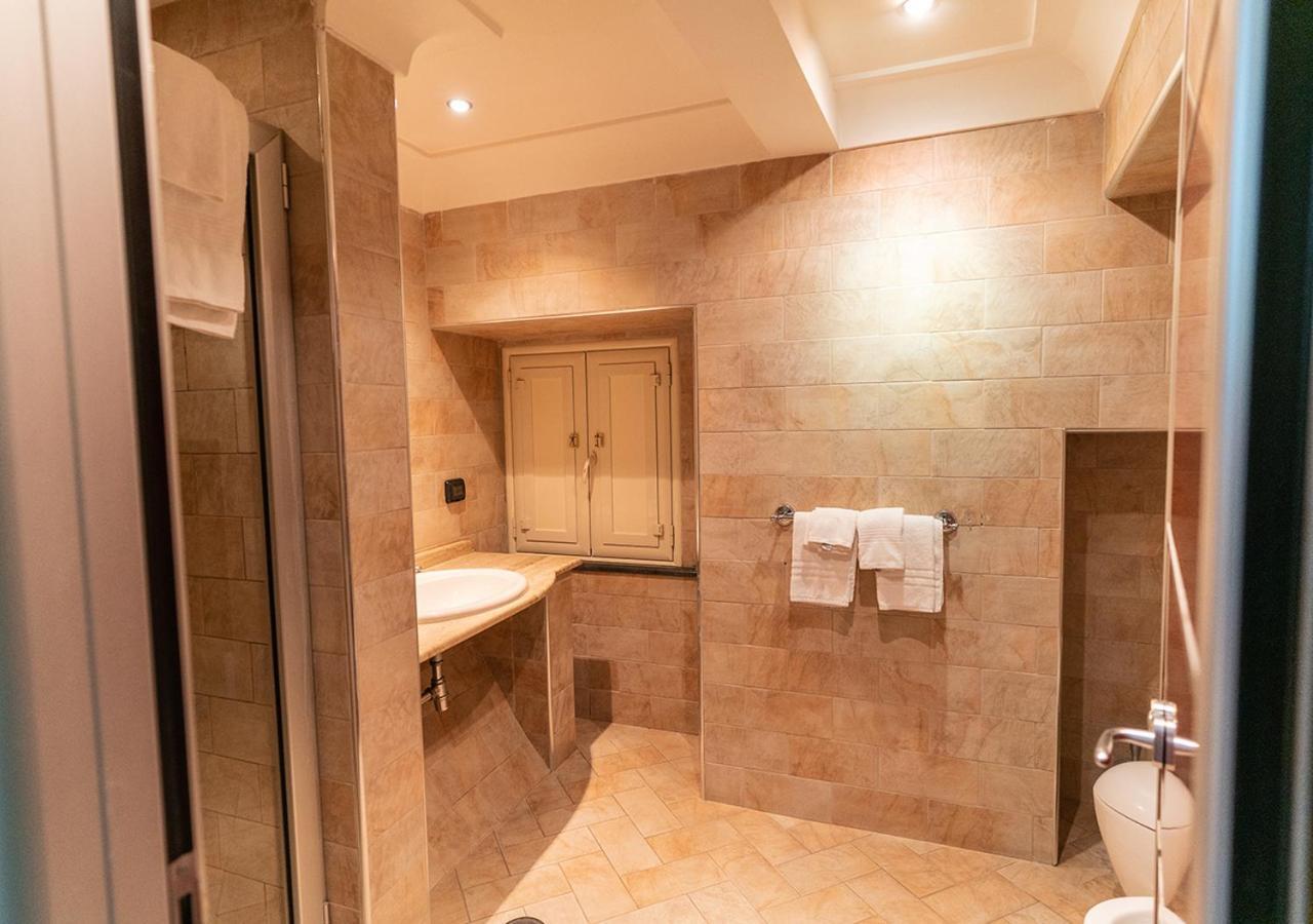 Deluxe Double Room,965354179:JPEG