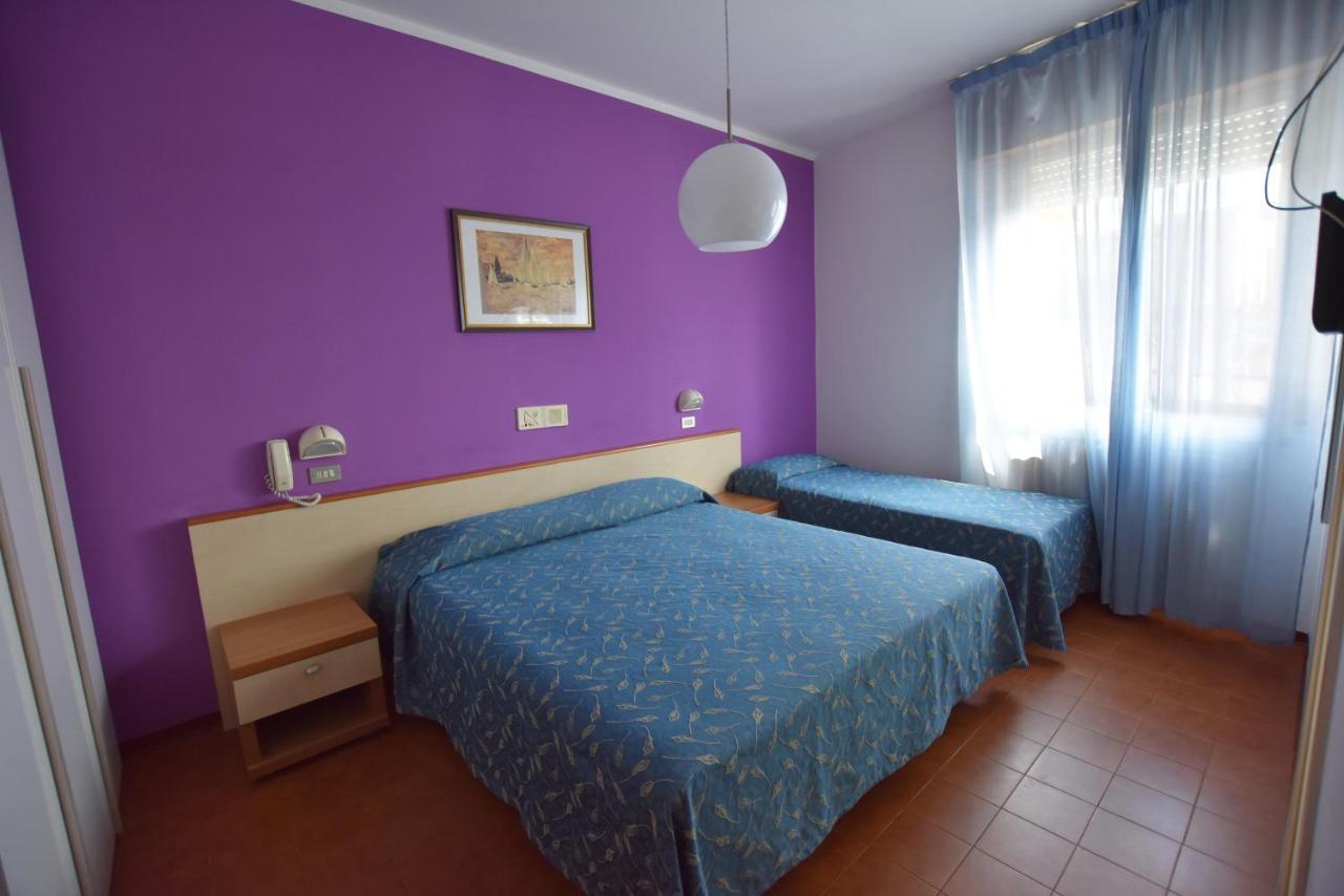 Triple Room,125941728:JPEG