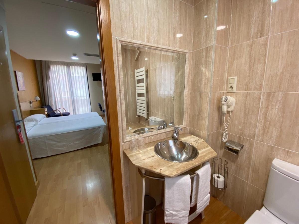 Standard Twin Room,967989754:JPEG
