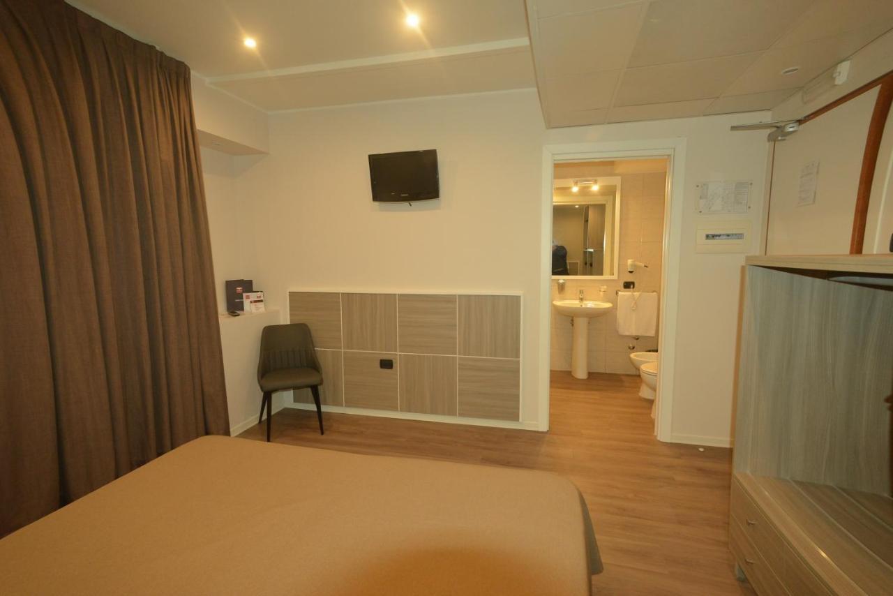 Triple Room,1209281836:JPEG