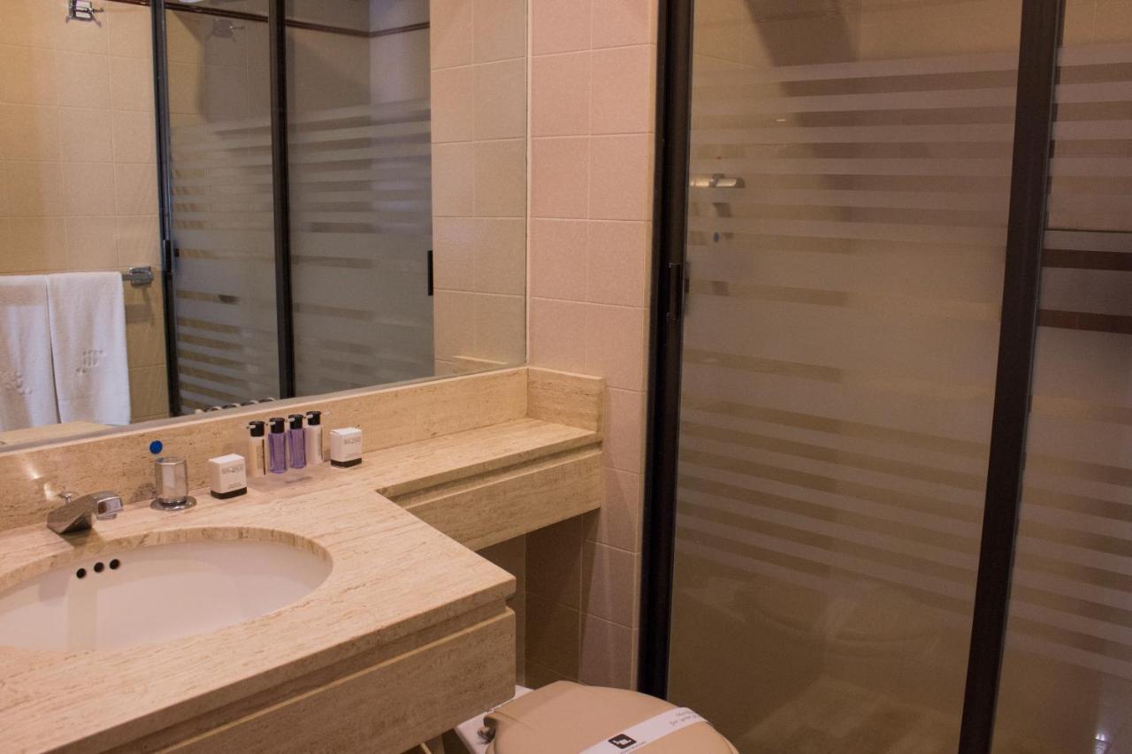 Standard Room Interior,698817789:JPEG