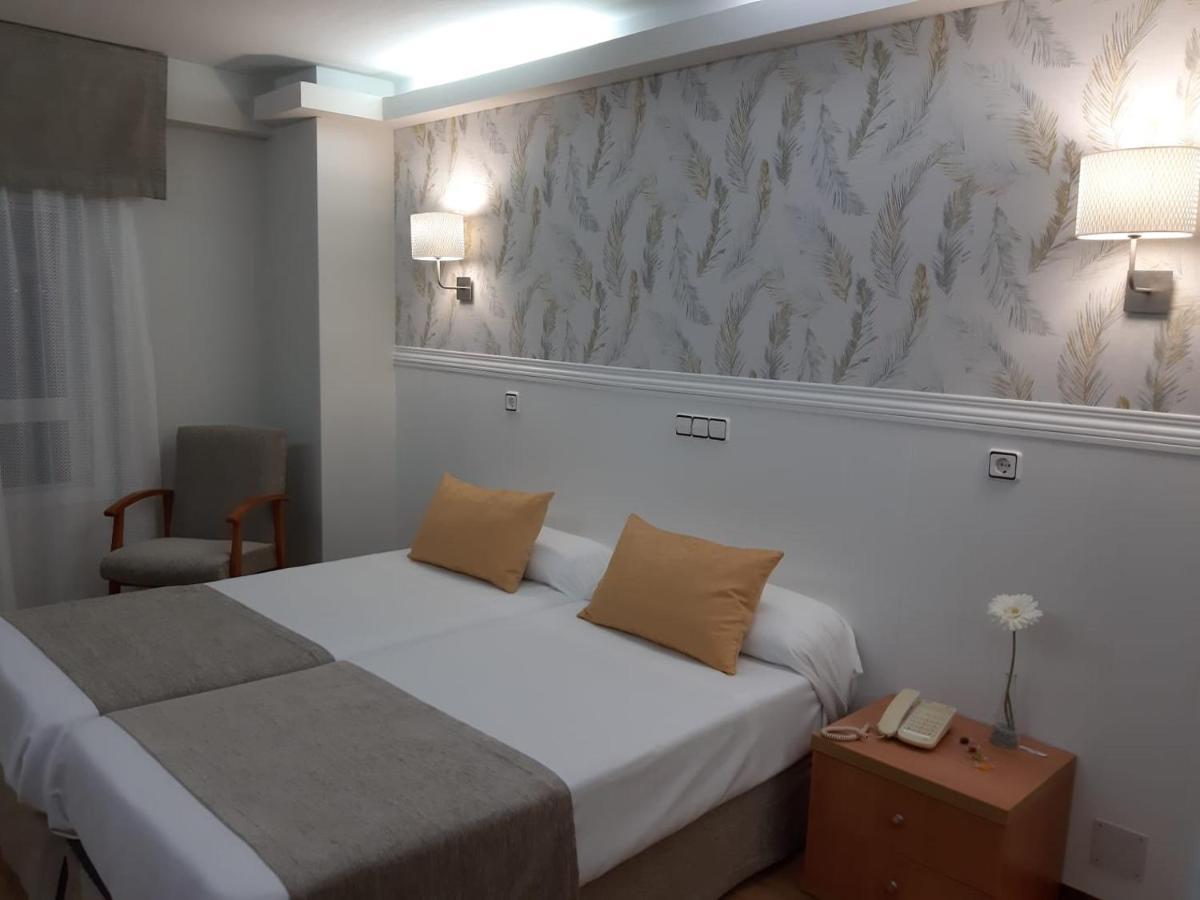 Economy Double or Twin Room,60462037:JPEG