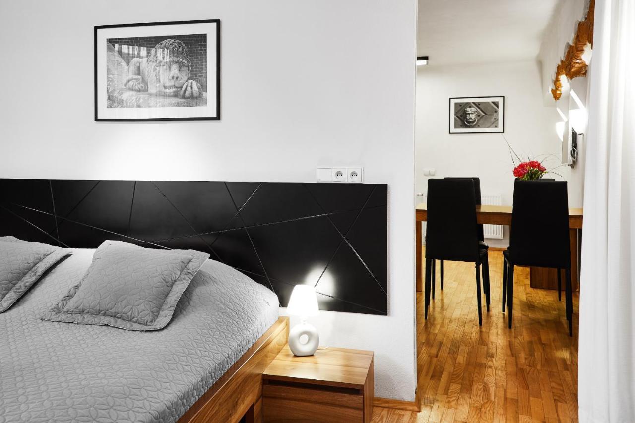 One-Bedroom Apartment,968664205:JPEG