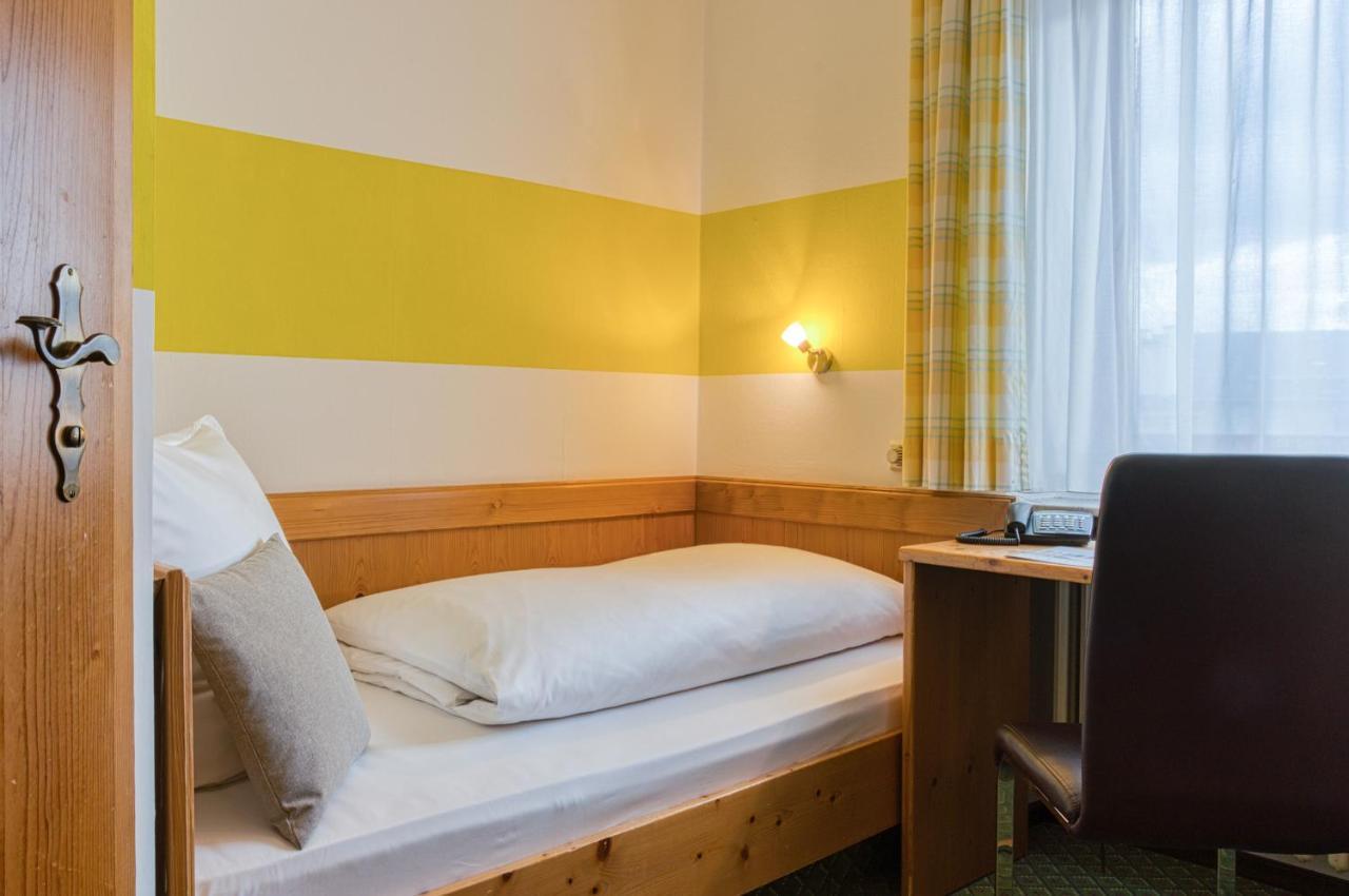 Standard Single Room,968763421:JPEG