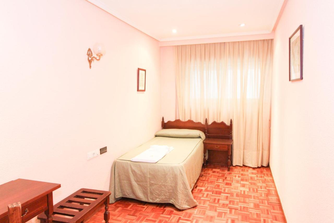 Single Room,969488524:JPEG