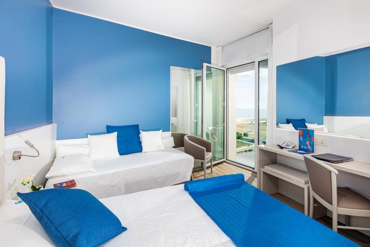 Comfort Triple Room Side Sea View