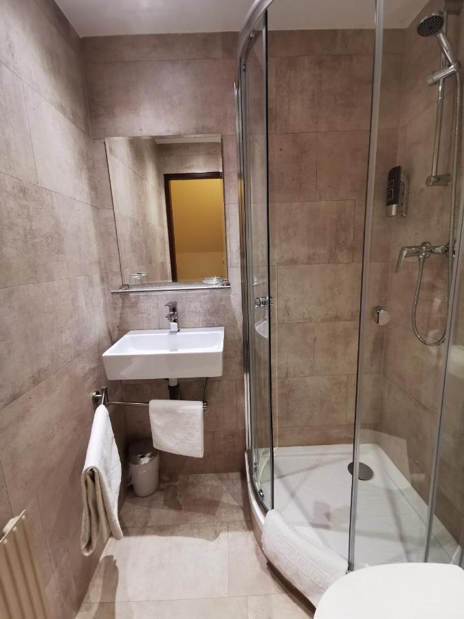 Classic Single Room