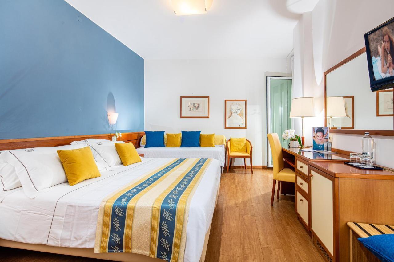 Comfort Double or Twin Room Side Sea View