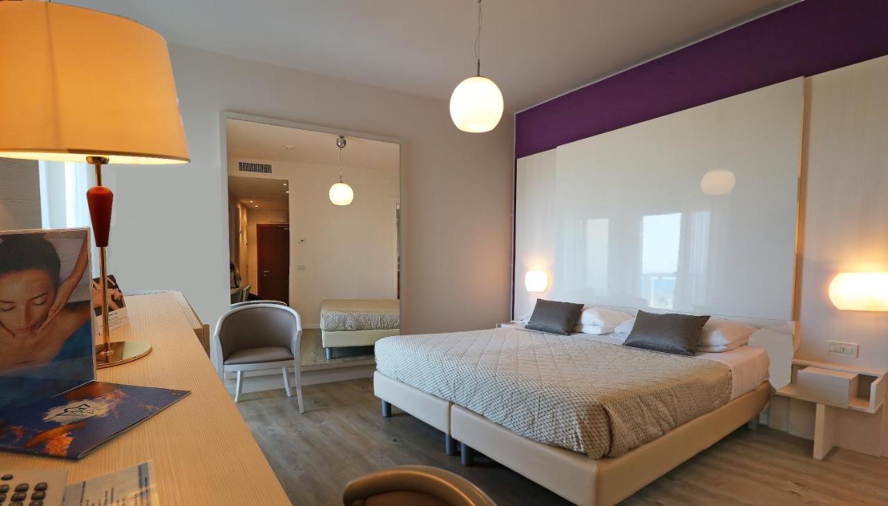 Comfort Double or Twin Room Side Sea View