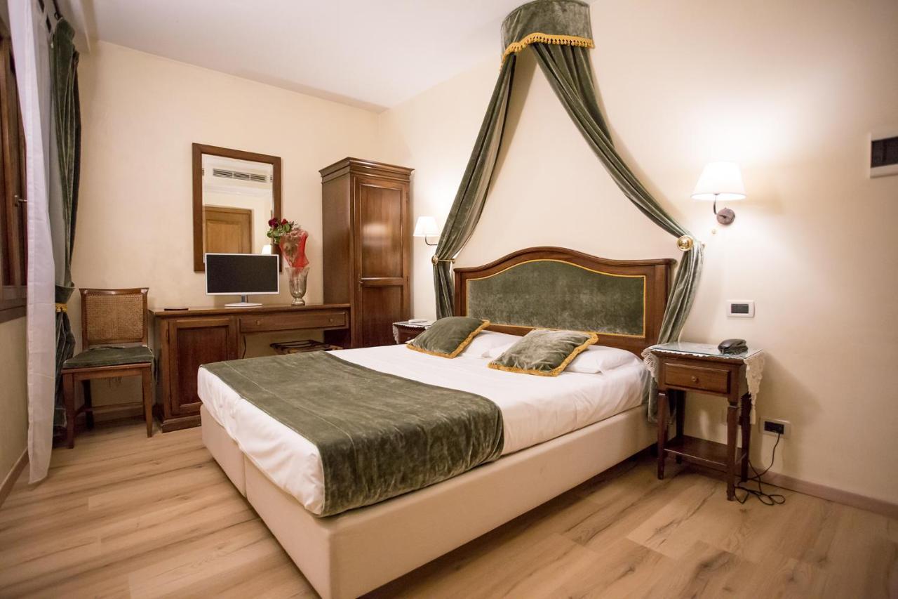Double Room,785220429:JPEG