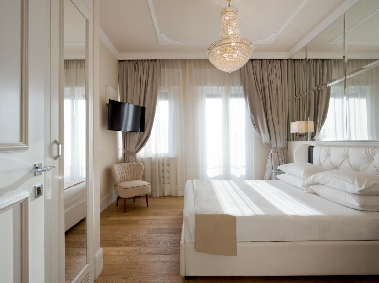 Deluxe Double Room Balcony City View