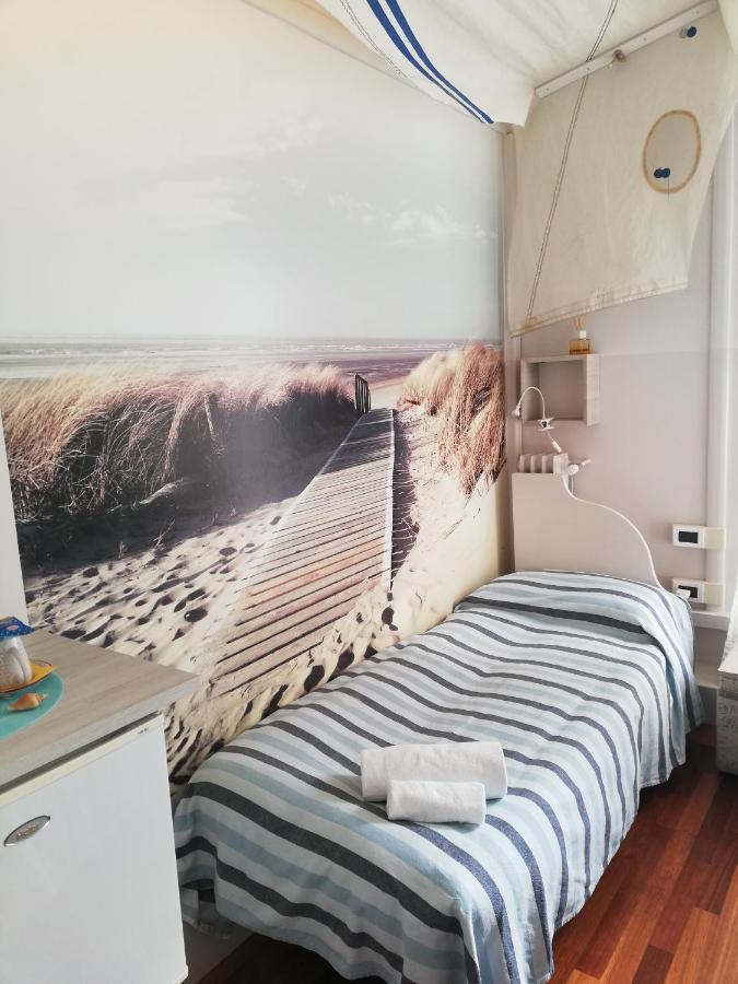 Single Room,642539388:JPEG