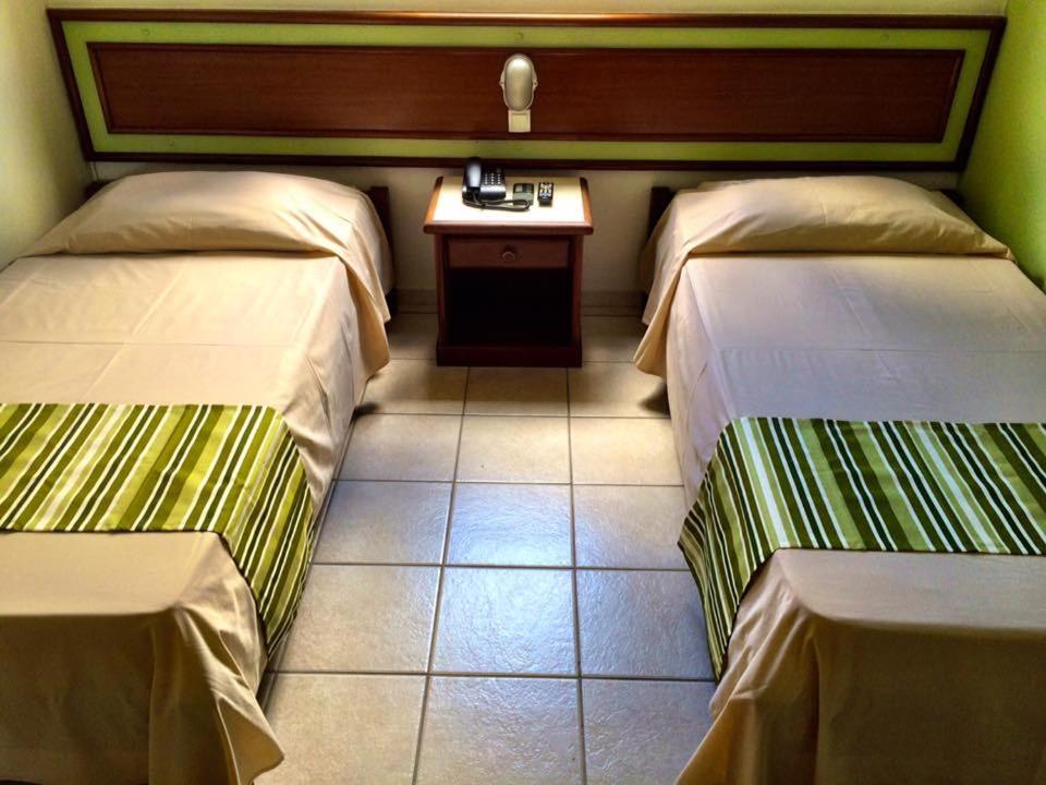Standard Single Room,398250900:JPEG