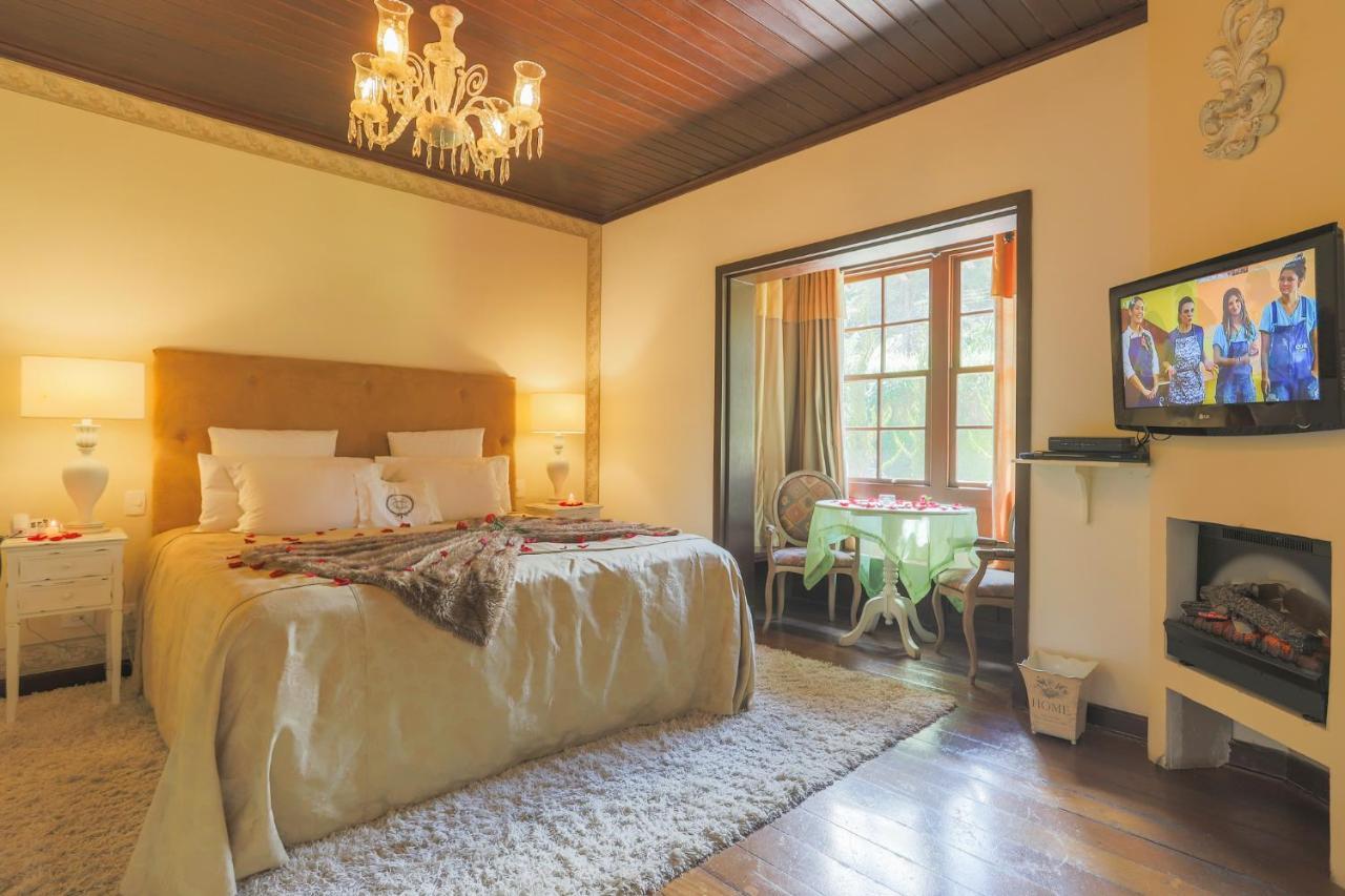 Deluxe King Suite,859877333:JPEG