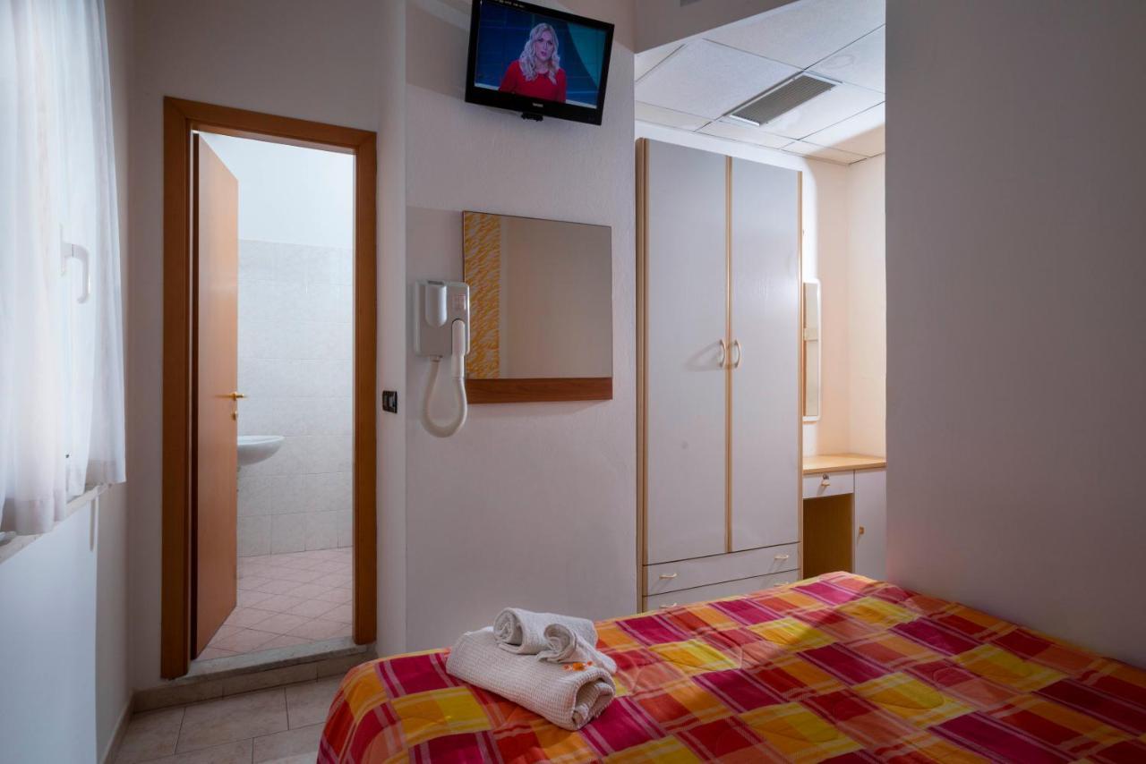 Single Room,642773565:JPEG