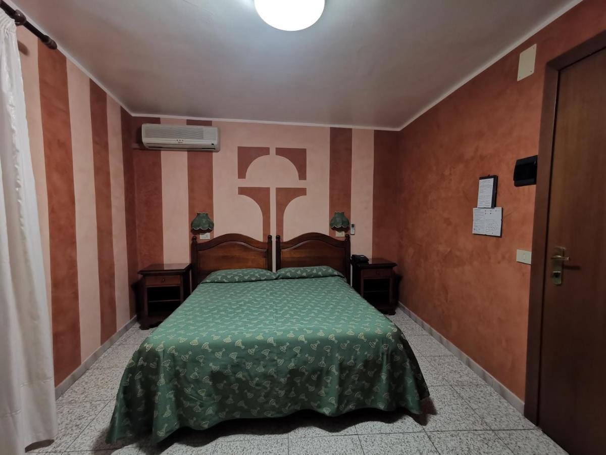 Double or Twin Room Private Bathroom