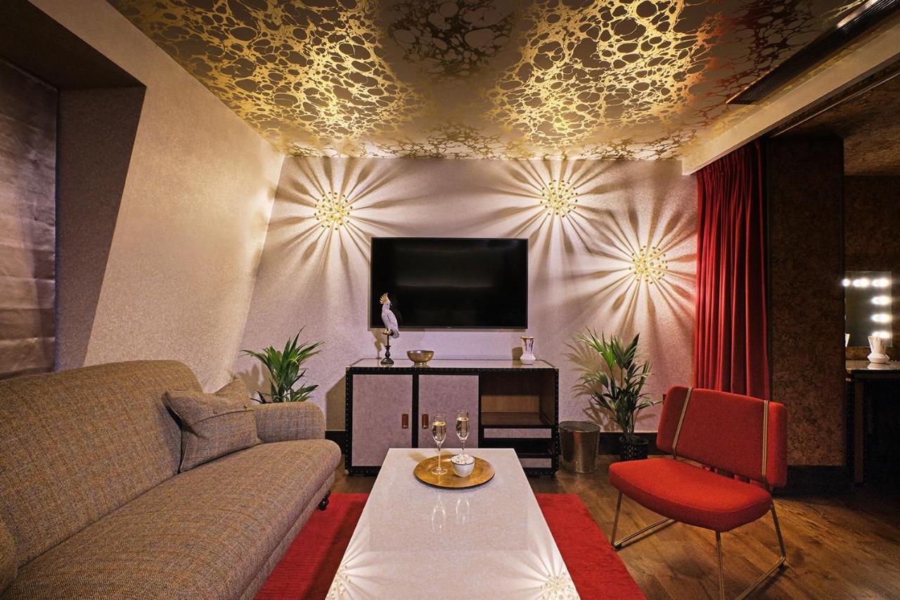 Pop Diva Suites