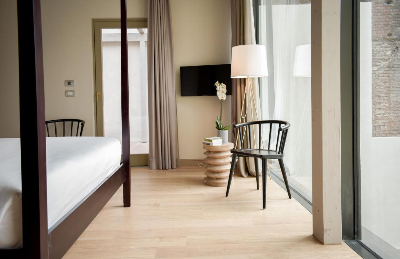 Junior Suite,981119092:JPEG