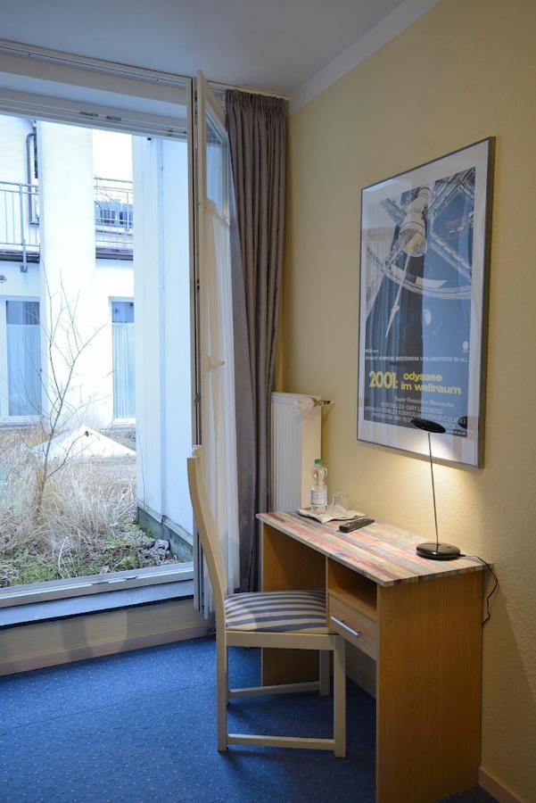 Single Room,981210697:JPEG
