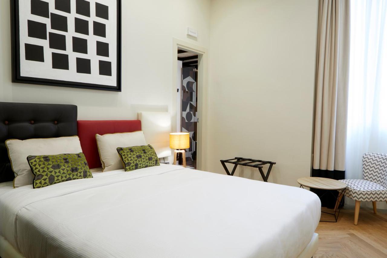 Double Room,977818309:JPEG