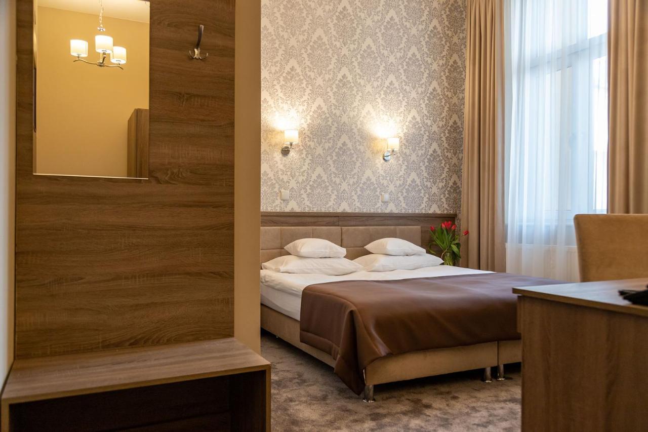 Double Room,1542775705:JPEG