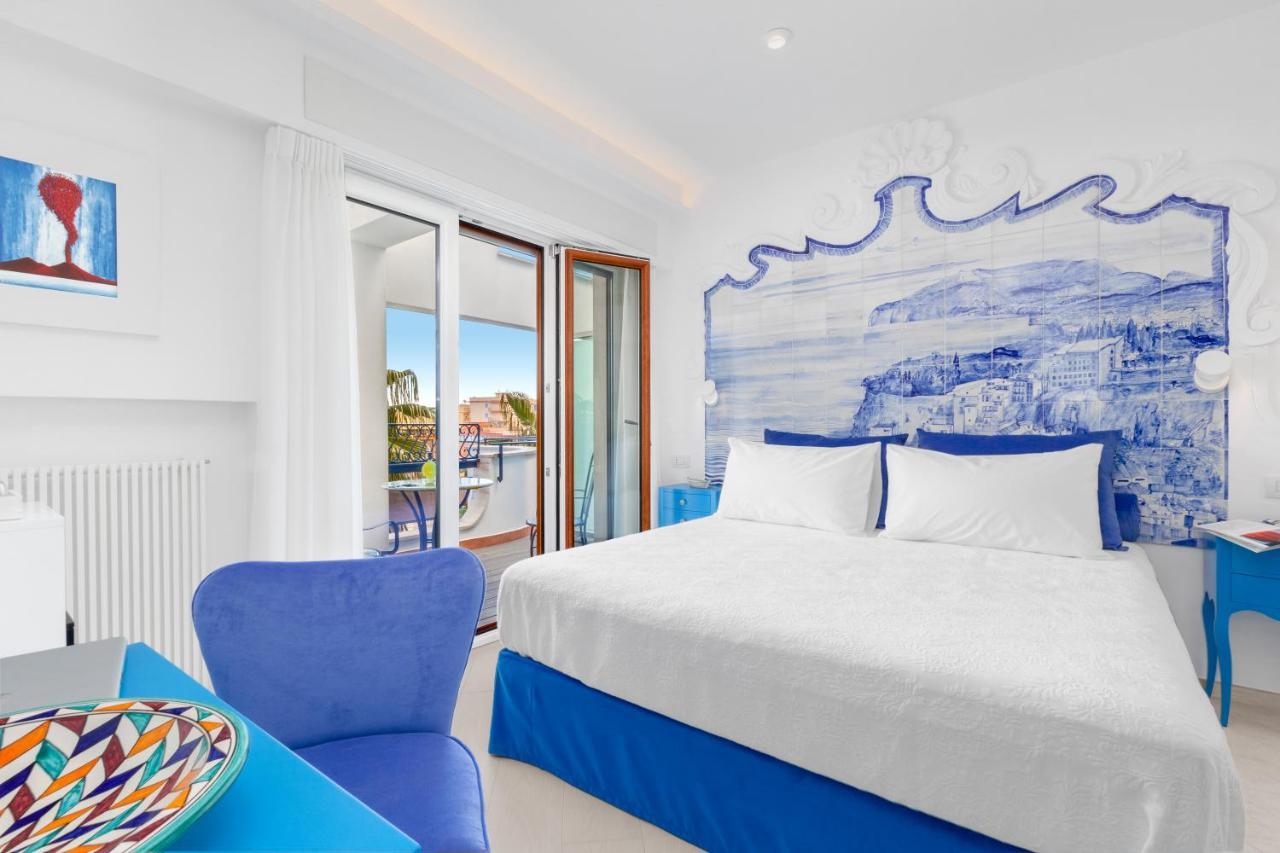 Double Room with Balcony,984294694:JPEG