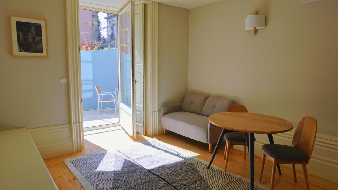 Apartment Terrace,989851861:JPEG