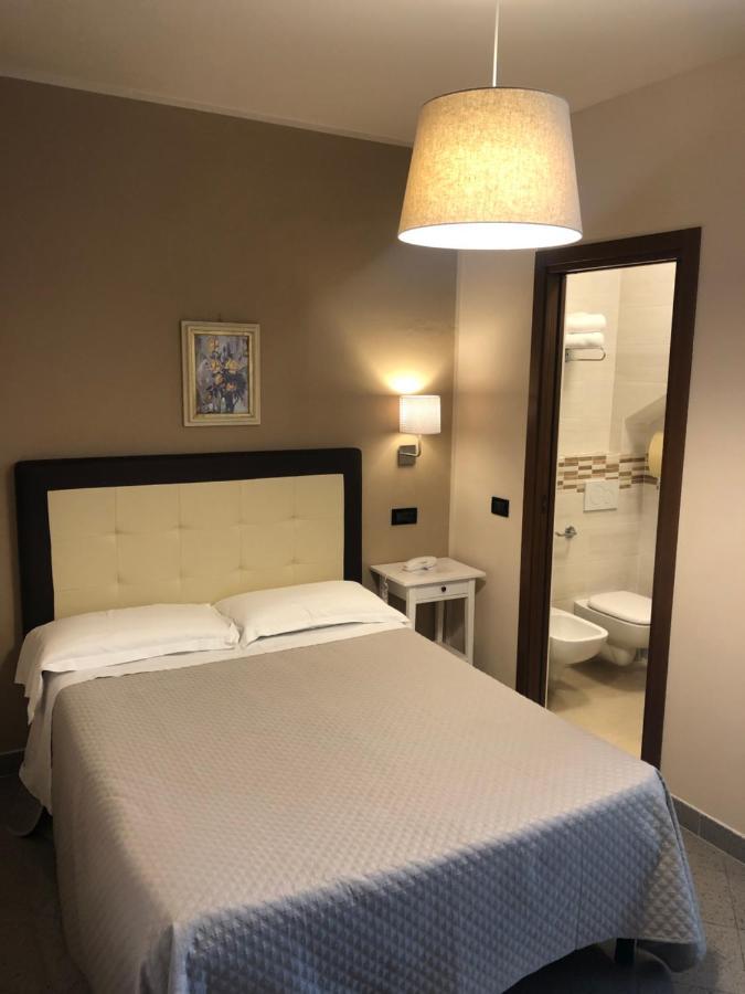 Single Room,989999266:JPEG