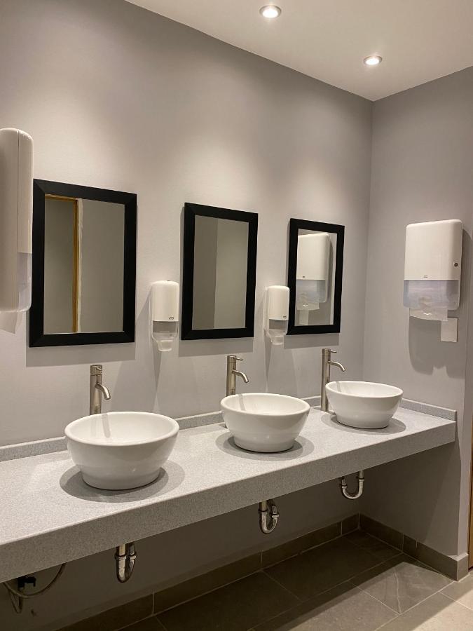 Single Room,990817342:JPEG