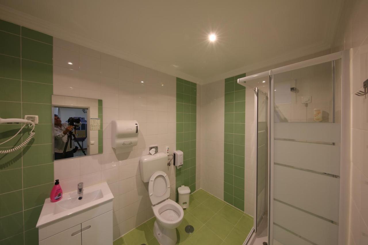 Double Room,993466759:JPEG