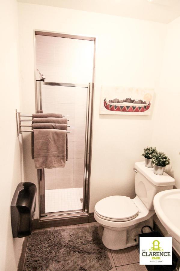 Cama en habitación compartida masculina de 6 camas
