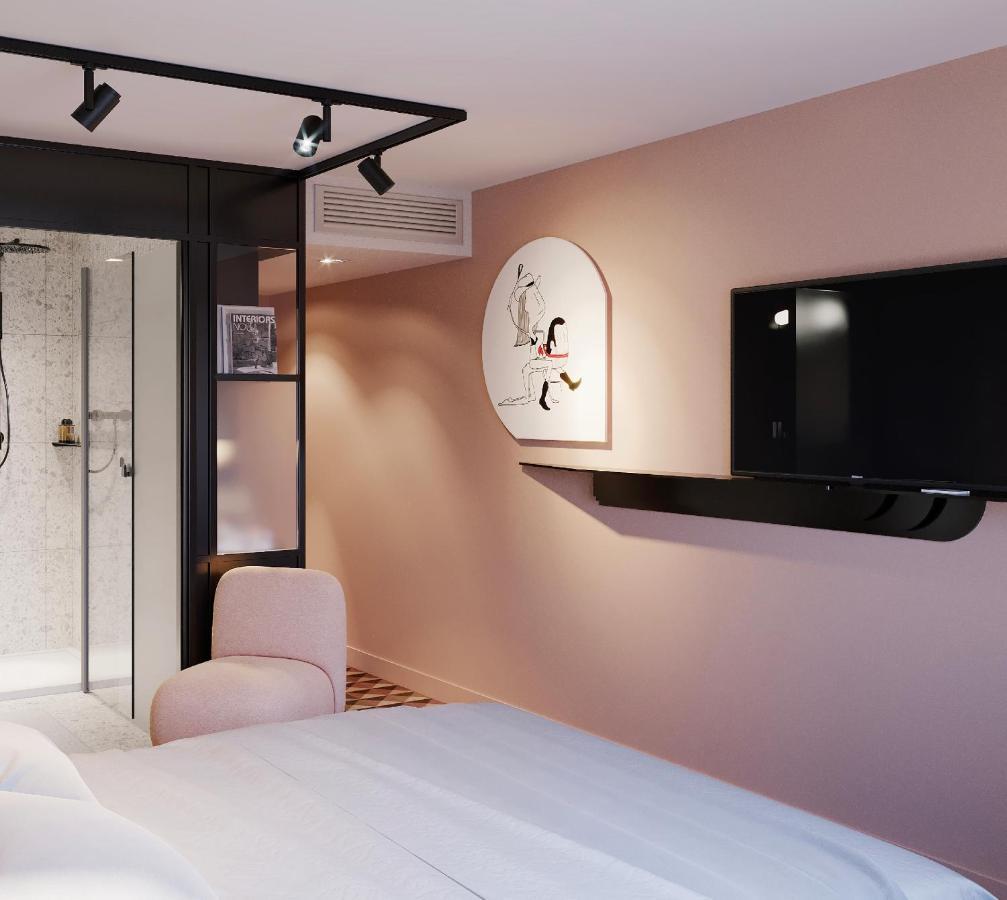2 rooms next to each other 2 single beds 1 double room,1023889954:JPEG