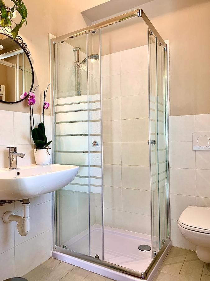 Double or Twin Room Private Bathroom,997369122:JPEG