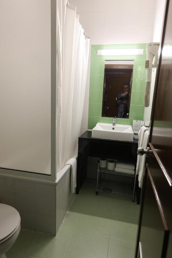 Triple Room with Private Bathroom,998949741:JPEG
