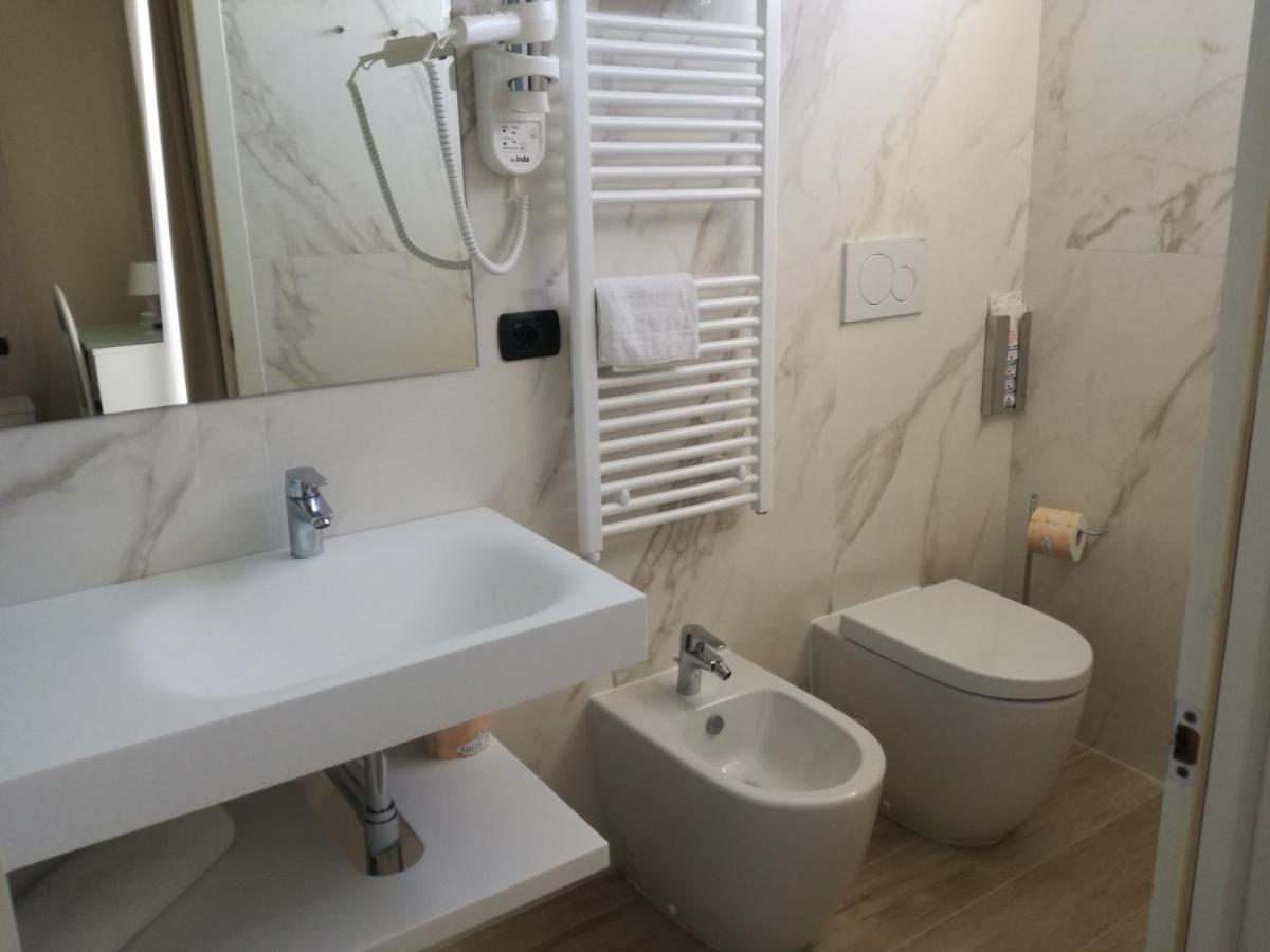 Standard Double or Twin Room,999639801:JPEG
