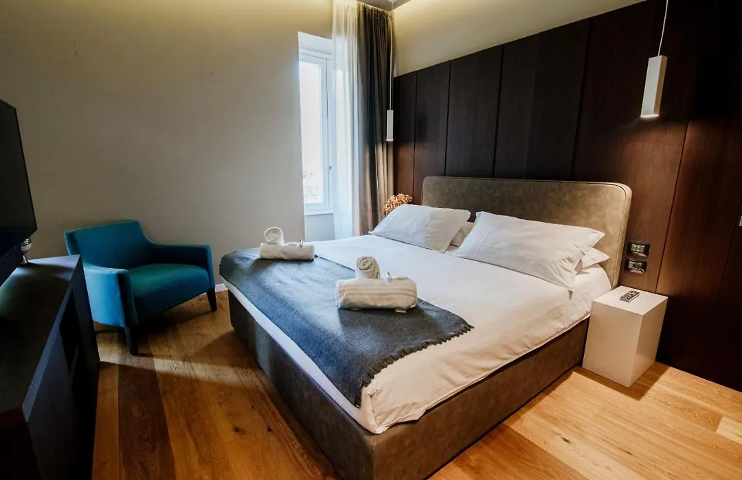 Ama 18 Suites By "The House Of Travelers"-1